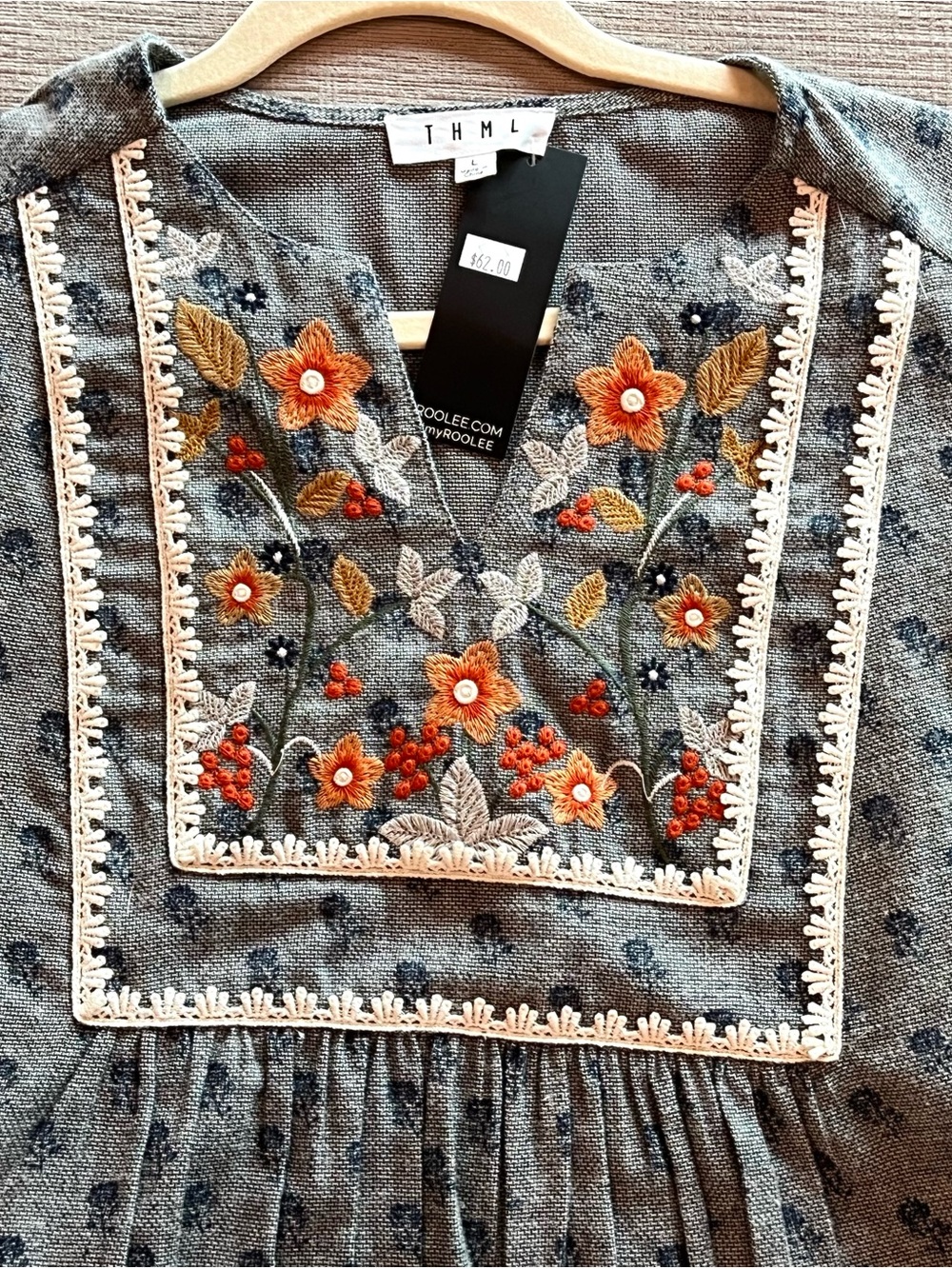 THML Floral Embroidered Mini Dress- size large -NWT - Picture 3 of 9